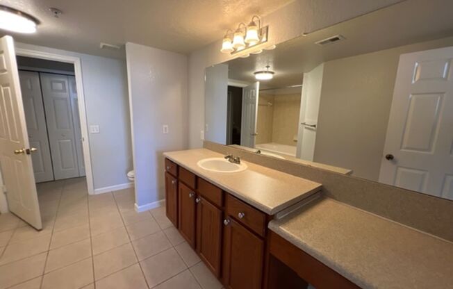 2 beds, 2 baths, $1,700