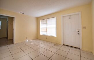 1 bed, 1 bath, 700 sqft, $1,500, Unit 5