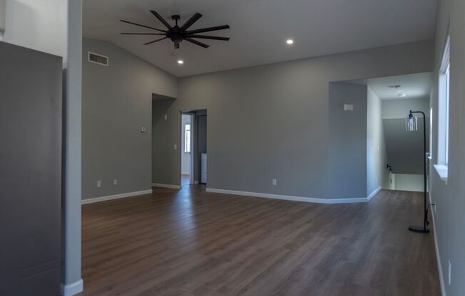 Three bedroom unit with community pool