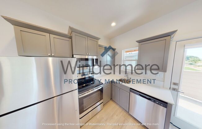 1 bed, 1 bath, 400 sqft, $1,195, Unit 409 Avery