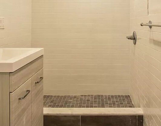 4 beds, 1.5 baths, $5,400, Unit G-2
