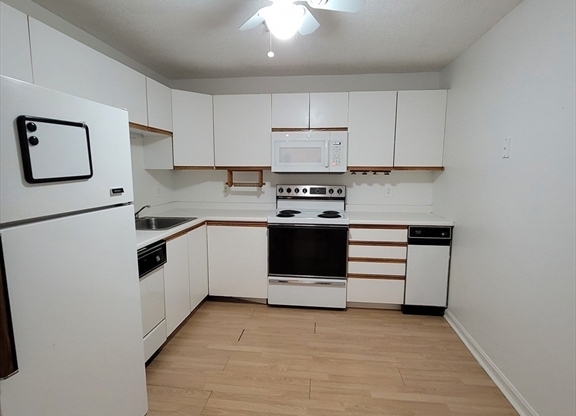1 bed, 1 bath, 821 sqft, $2,500, Unit 1117