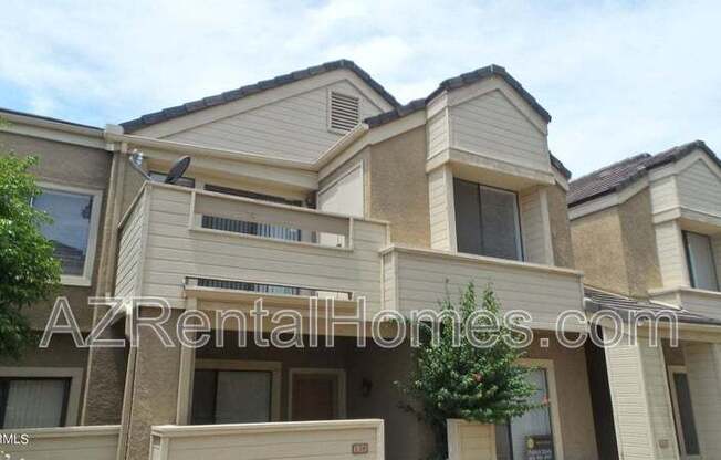 2035 South Elm Street  Unit 122