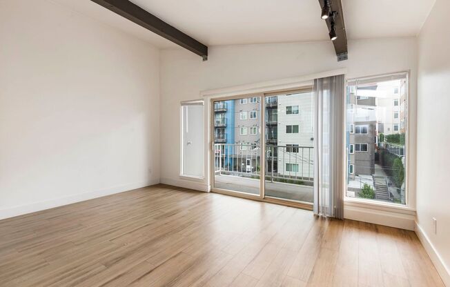 1613 Summit Flats