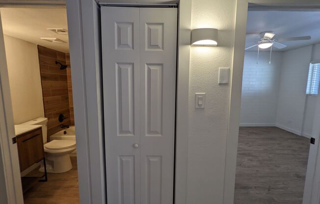 2 beds, 1.5 baths, 900 sqft, $1,250, Unit 25