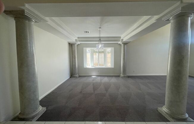 FANTASTIC SPACIOUS HOME LOCATED IN GATED COMMUNITY -CENTRALLY LOCATED!