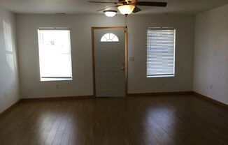 3 beds, 2 baths, $1,200, Unit B