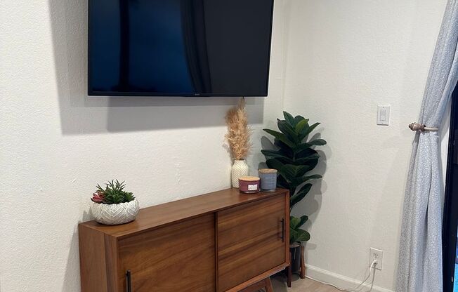 Beautiful Santa Clara Condo  Two Bedrooms One Bath  Superb Location.