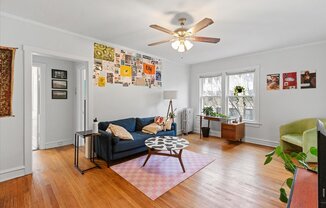 658 West Oakdale Ave.