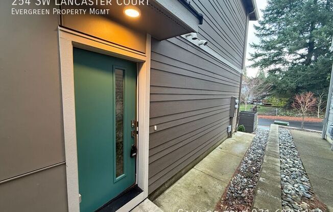 254 SW LANCASTER CT
