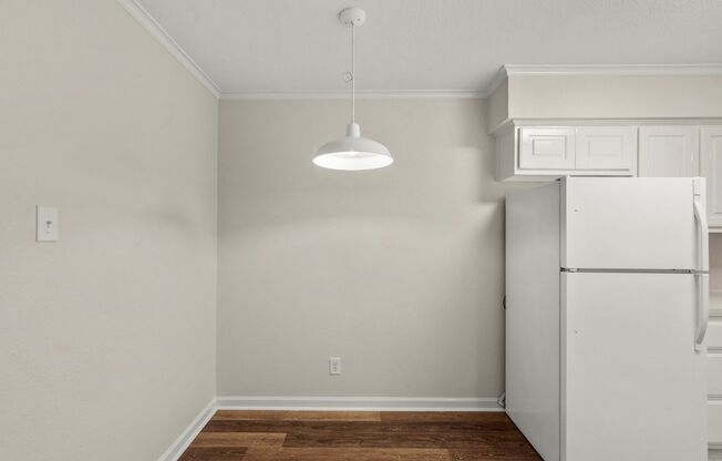 1 bed, 1 bath, 648 sqft, $1,075, Unit #19