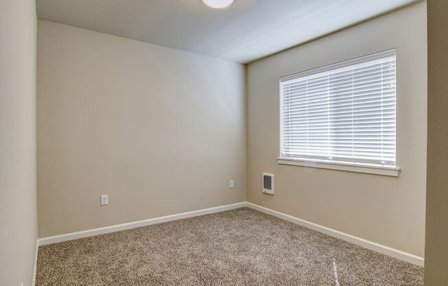 3 beds, 2 baths, 1,160 sqft, $2,300, Unit 5-102