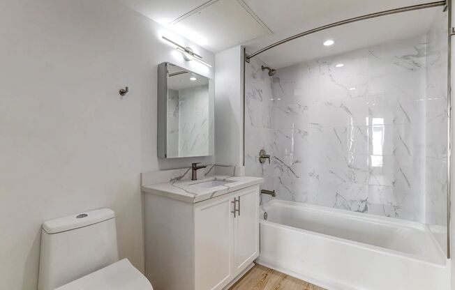 1 bed, 1 bath, 653 sqft, $2,395, Unit 215