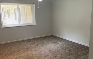 2 beds, 1 bath, $950, Unit Unit B