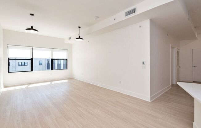 1 bed, 1 bath, 616 sqft, $2,400, Unit 203