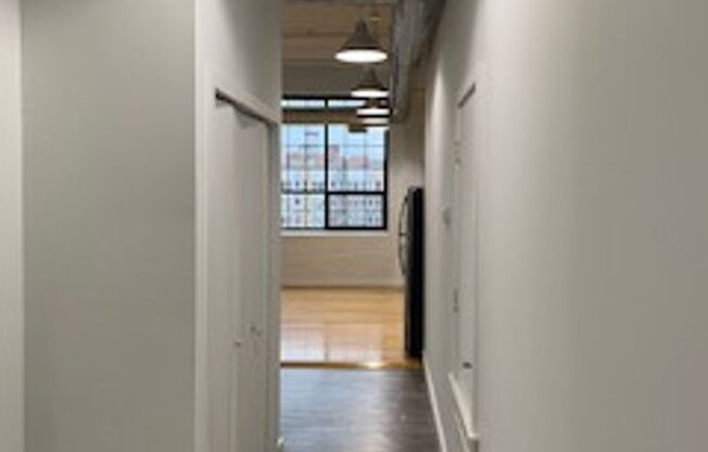 2 beds, 1 bath, 1,200 sqft, $2,000, Unit 302