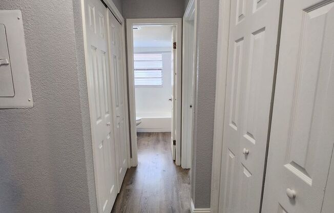 2 beds, 1 bath, 1,000 sqft, $1,295, Unit 5716 D