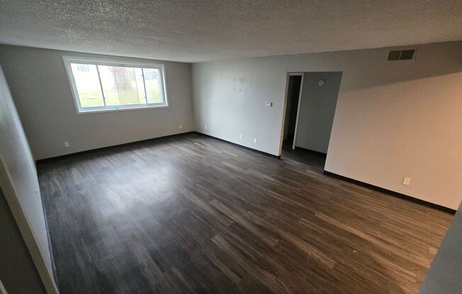 2 beds, 1 bath, 951 sqft, $795, Unit 1