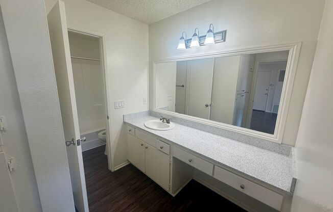 1 bed, 1 bath, 713 sqft, $2,075, Unit B116