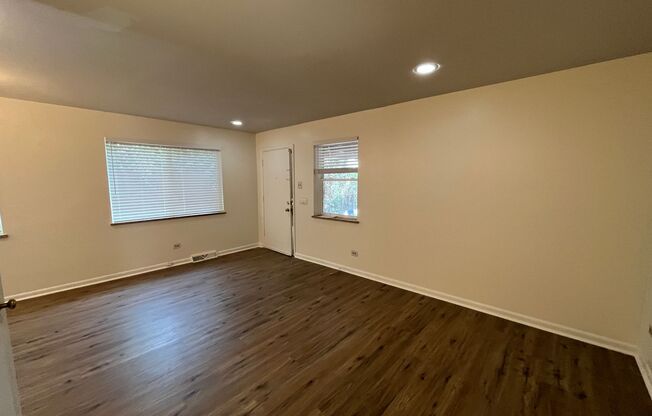 4442 4444 ELIZABETH ST