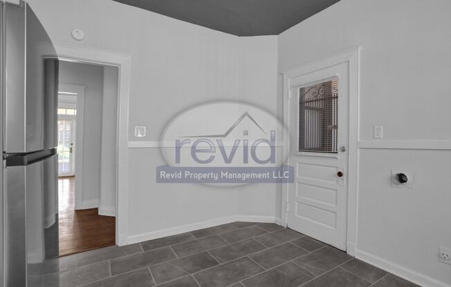 2 beds, 1 bath, 950 sqft, $995, Unit 308-3