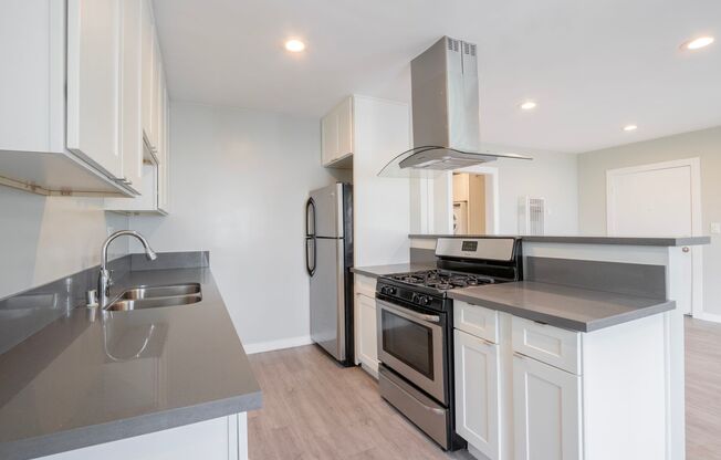 1 bed, 1 bath, $1,833, Unit 8