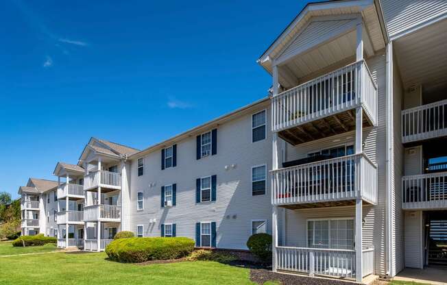 exterior view of apartments at the preserve apartments