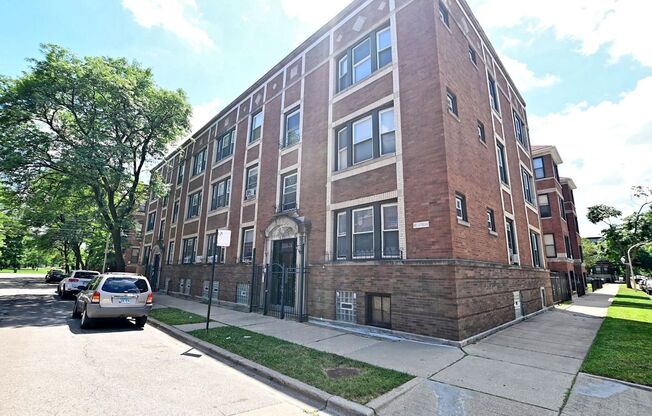 5034-42 Champlain