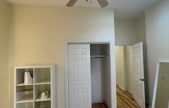 1 bed, 1 bath, $3,000, Unit 5