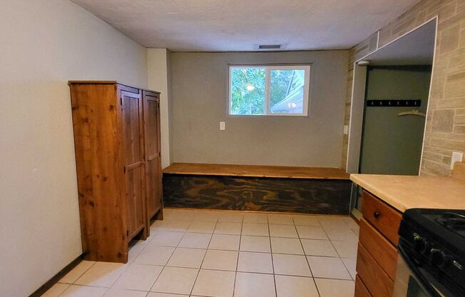 3 beds, 1 bath, $1,450