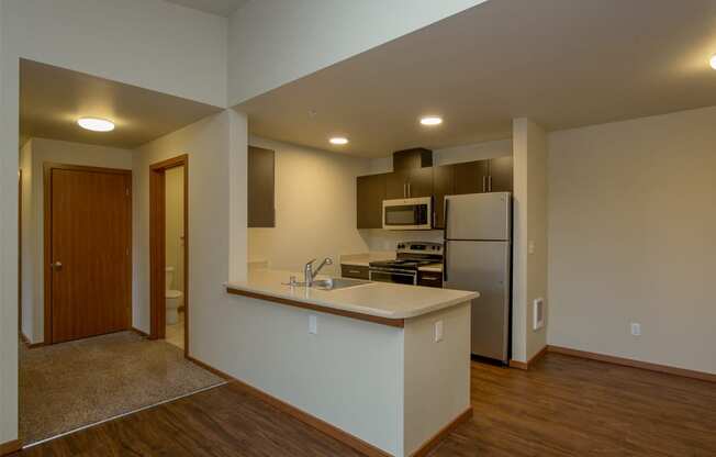 Fully Equipped Kitchen with Refrigerator, Microwave, Dishwasher & USB outlet