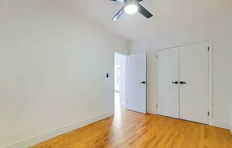 3 beds, 1 bath, $3,000, Unit 3F