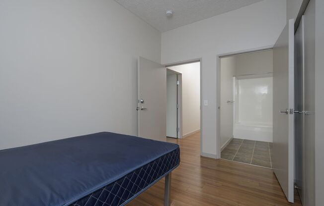 1 bed, 1 bath, $540