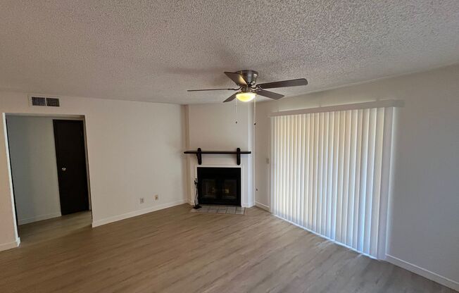 Beautiful 2 Bedrom Unit!