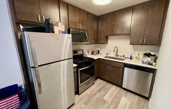 2 beds, 1 bath, $1,350, Unit 310