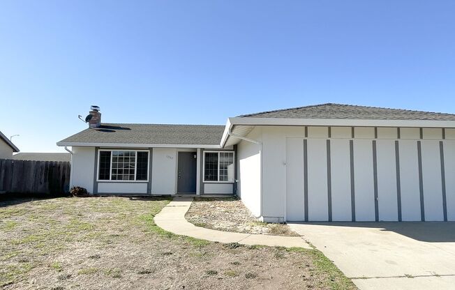 Spacious 3 Bedroom 2 Bath Home In North Salinas!