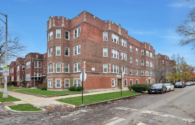 1401 W 80 ST