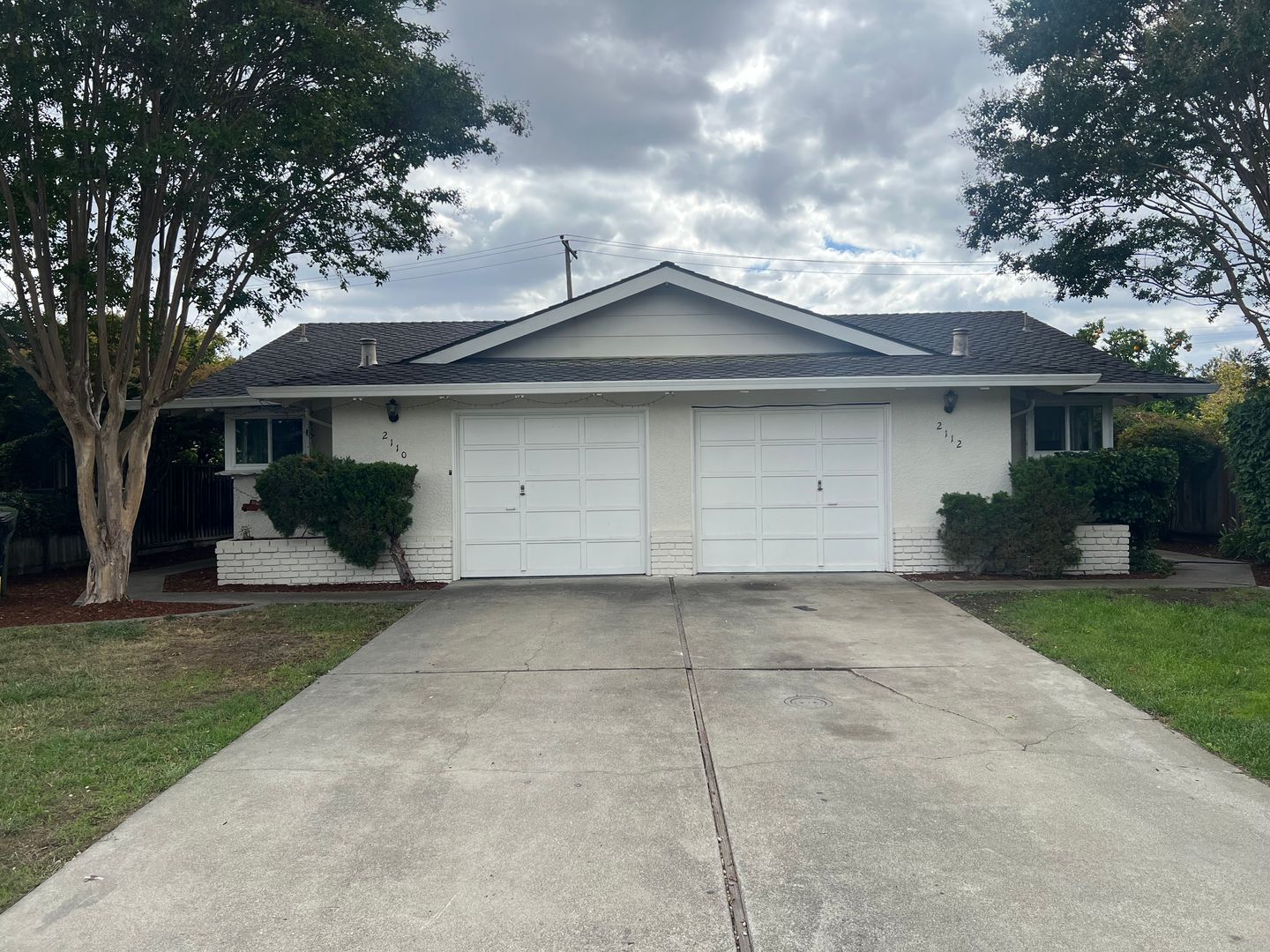 2110-2112 Town &amp; Country Lane