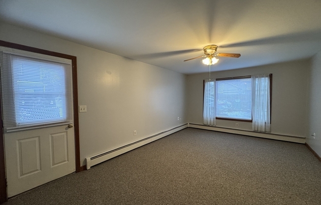 2 beds, 1 bath, 800 sqft, $1,550, Unit A