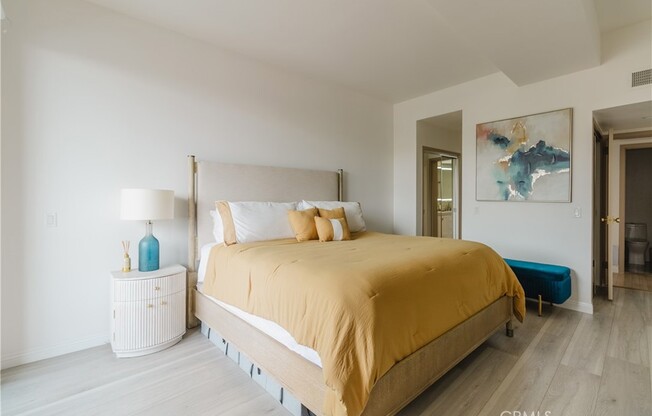 1 bed, 2 baths, 912 sqft, $3,600, Unit 1008