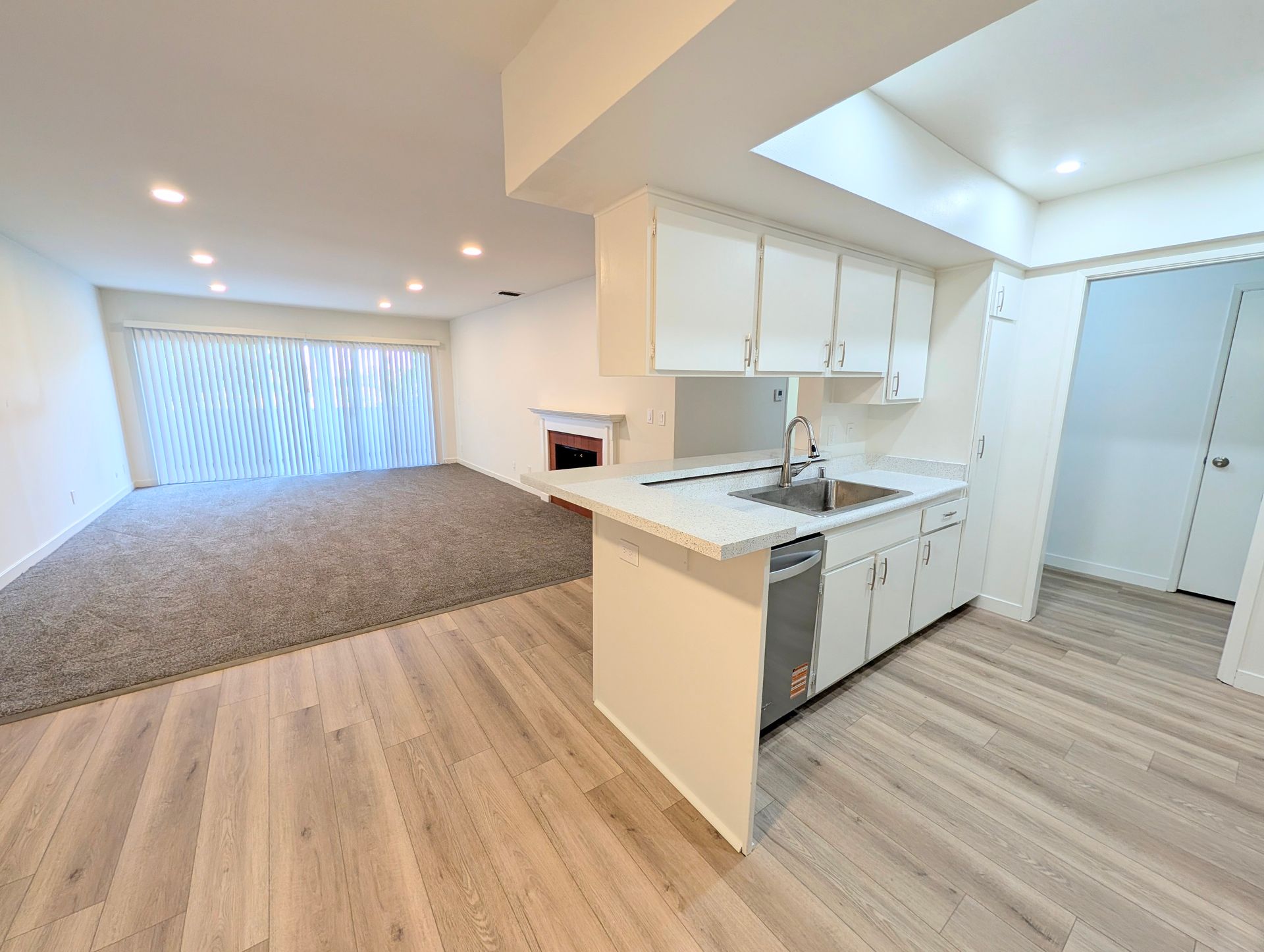 Chateau Lamont Apartments