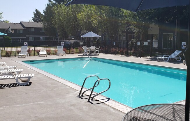 2 beds, 1 bath, 756 sqft, $1,350, Unit 121