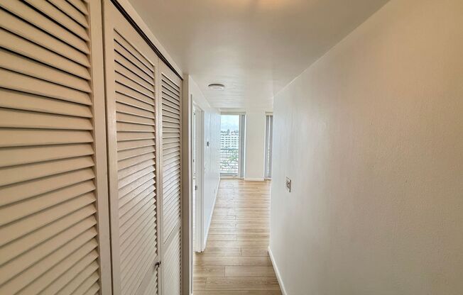 1 BED 1 BATH | HOLLYWOOD | YOUNG CIRCLE