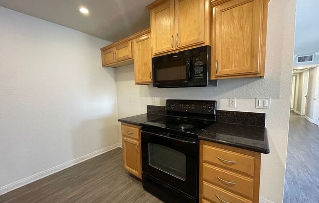 2 beds, 2 baths, 980 sqft, $2,995, Unit 819-22