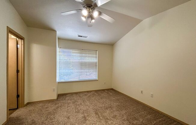 2 beds, 2.5 baths, 1,150 sqft, $1,595, Unit 3752-104