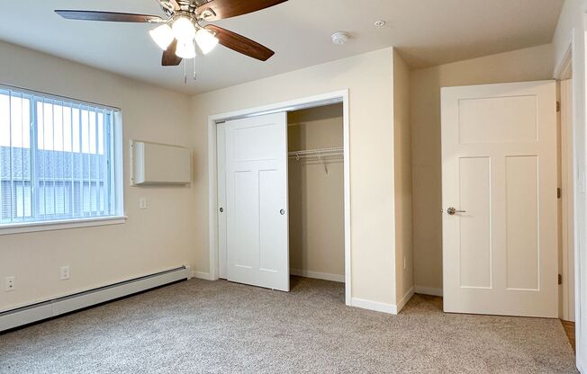 3 beds, 2 baths, 1,052 sqft, $1,385, Unit FL 5859-20