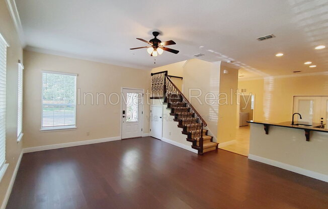 1381 ORCHID AVE