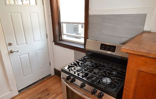 Studio, 1 bath, 700 sqft, $1,350, Unit 4828H-1N