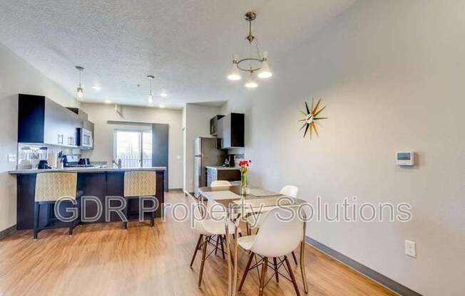 2 beds, 2 baths, 1,010 sqft, $1,560