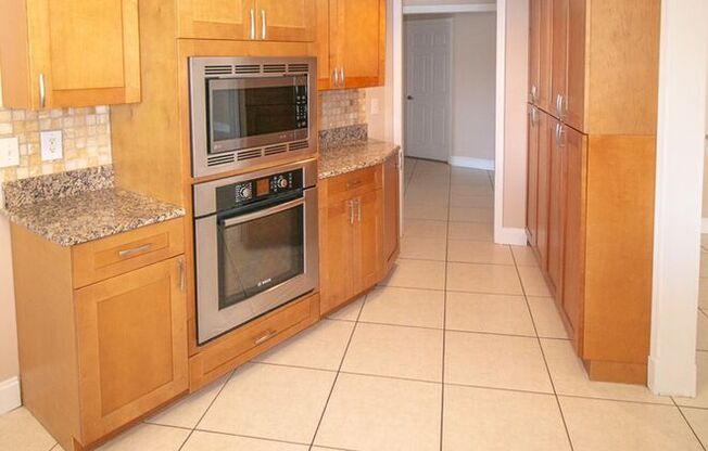 2514 TUSCARORA TRL